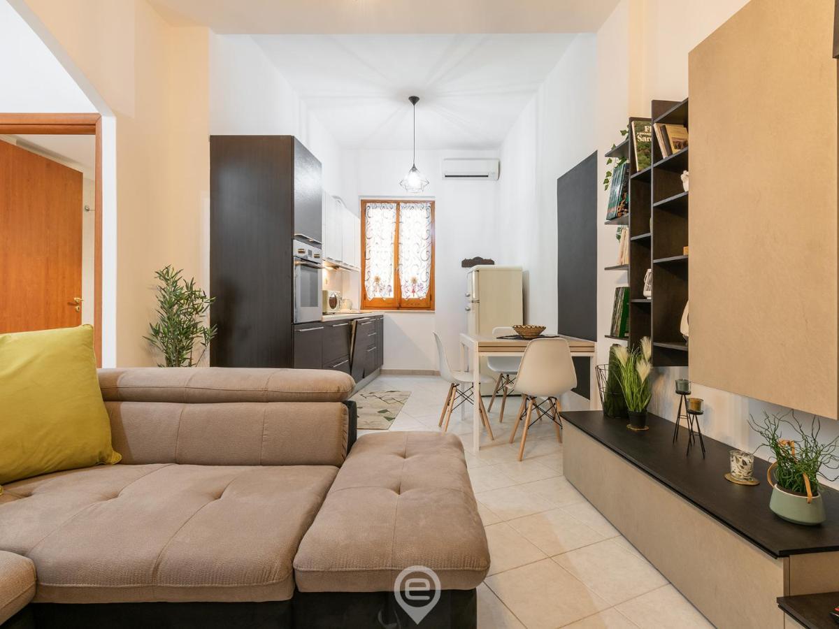 Trendy City Apartment Cagliari Bagian luar foto