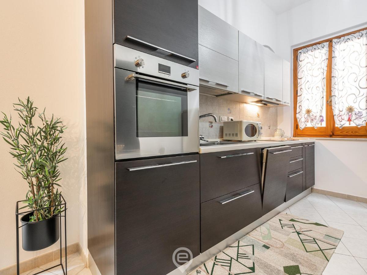 Trendy City Apartment Cagliari Bagian luar foto